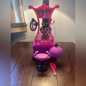Barbie play salon (2008)